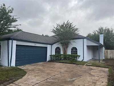 12307 W Bellfort St Stafford, TX 77477