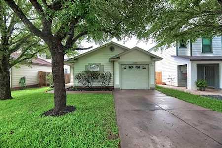 13525 Alysheba DR Del Valle, TX 78617