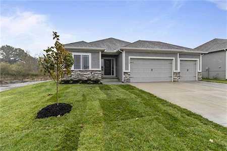 27800 E 134th St Lee's Summit, MO 64086