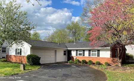 2417 Woodmont Dr Louisville, KY 40220