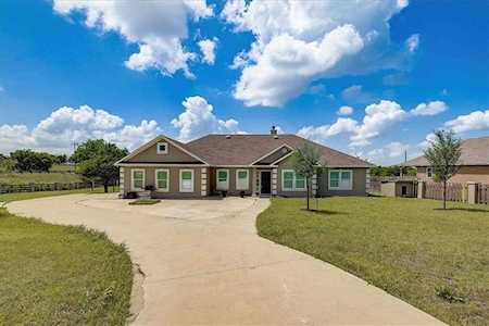 104 Valle Verde DR Del Valle, TX 78617