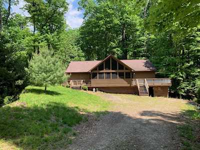 581 Navajo Lane Hide A Way Hills, OH 43107