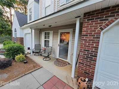 2017 University Heights Ln Charlotte, NC 28213