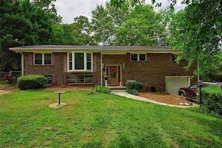 4057 Middle Dr NE Marietta, GA 30066