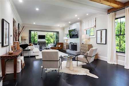 93 Thompson Place Roswell, GA 30075