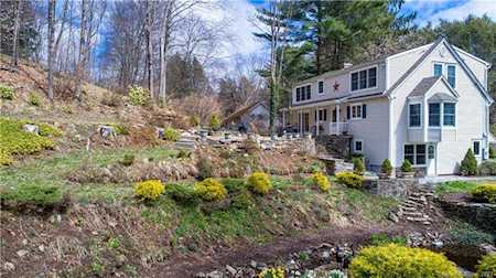 67 River Road Washington, CT 06794