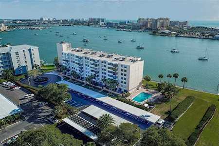 644 Island WAY #701 Clearwater, FL 33767