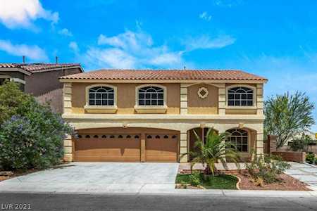 5750 Stoneheath Ave Las Vegas, NV 89139