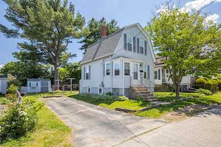 82 Fraser St East Providence, RI 02914