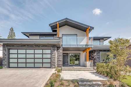 920 Melbourne Avenue North Vancouver, BC V7R 1N7