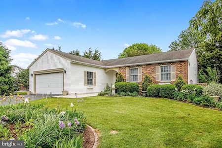 701 Lee Dr Gettysburg, PA 17325