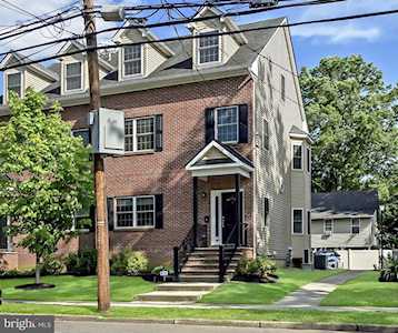 40 Park St Bordentown, NJ 08505