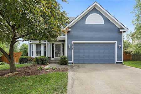 21313 W 52nd St Shawnee, KS 66218