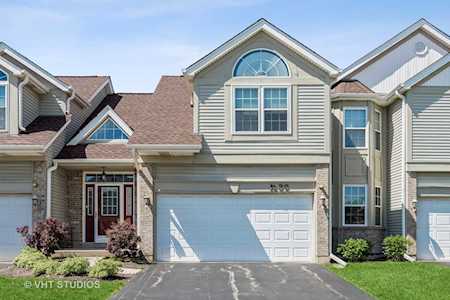 1939 Tamahawk Ln Naperville, IL 60564