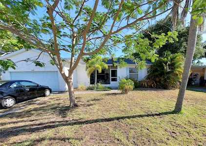 7008 9th Ave NW Bradenton, FL 34209