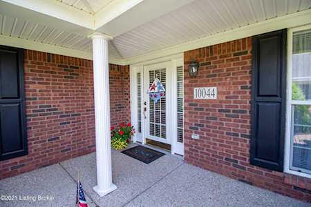 10044 Chenoweth Vista Way Louisville, KY 40299