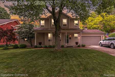 755 Novi St Northville, MI 48167