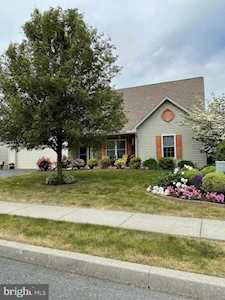 146 Cacoosing Dr N Reading, PA 19608
