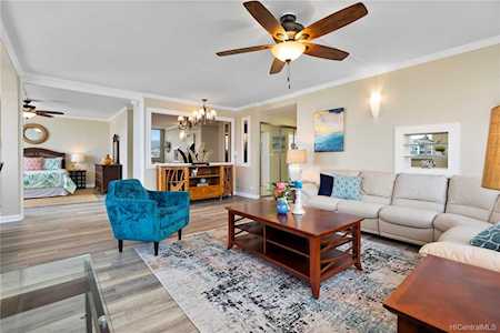 2500 Kalakaua Avenue #2304 Honolulu, HI 96815