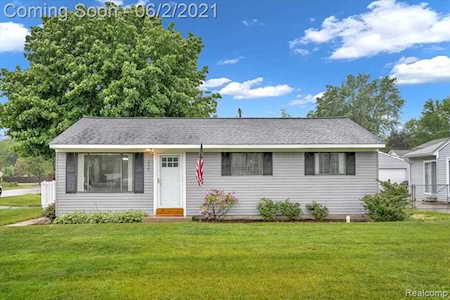 3026 Harrison Ave Rochester Hills, MI 48307