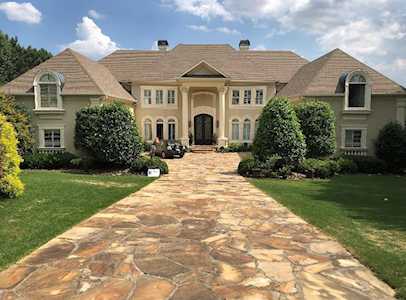 1045 Bedford Gardens Dr Alpharetta, GA 30022