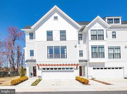 2669 Mccomas Ave Kensington, MD 20895