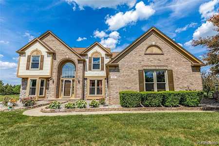 595 Sandalwood Ct Canton Twp, MI 48188
