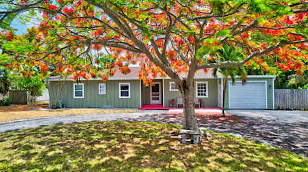218 S Seacrest Circle Delray Beach, FL 33444