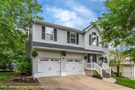 6 Beretta Way Howell, NJ 07731