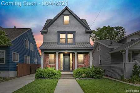 500 N Center St Royal Oak, MI 48067