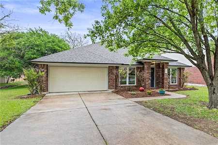 611 Oak Park DR Round Rock, TX 78681