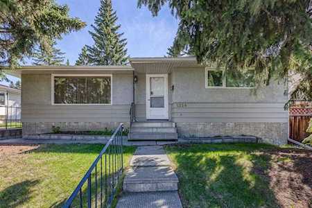 5228 Brisebois Dr NW Calgary, AB T2L 2G6