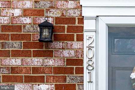 2081 Lake Grove Ln Crofton, MD 21114