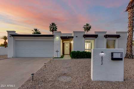 602 E Calavar Road Phoenix, AZ 85022