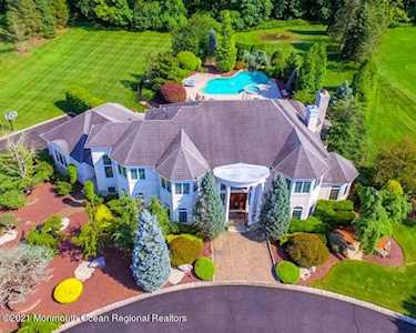 10 Squan Song Ln Colts Neck, NJ 07722