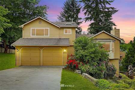 18112 NE 108th Ct Redmond, WA 98052