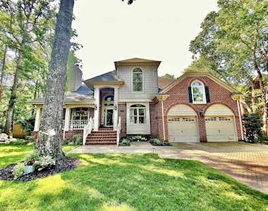 305 Honey Locust Way Chesapeake, VA 23320