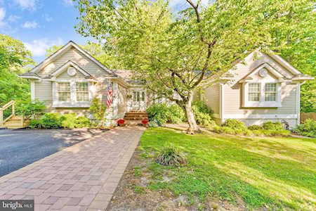 1807 Highland Dr Saint Leonard, MD 20685