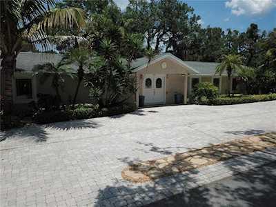 348 Bay St Palm Harbor, FL 34683