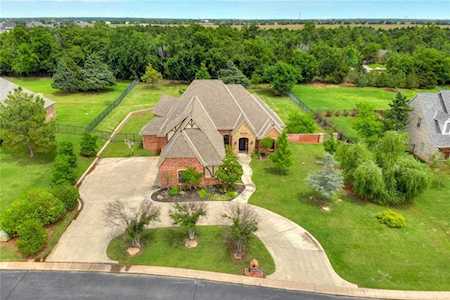 22020 Water Oak Circle Edmond, OK 73012