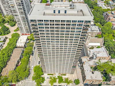 88 W Schiller St #2409L Chicago, IL 60610