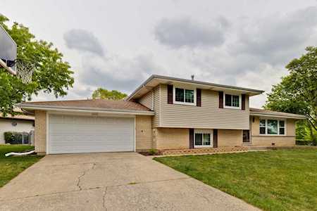 2000 W Spring Ridge Dr Arlington Heights, IL 60004
