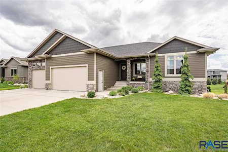 2164 S Silverpine Ct Sioux Falls, SD 57110