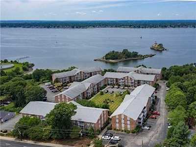 25 Bullocks Point Ave #7C East Providence, RI 02915