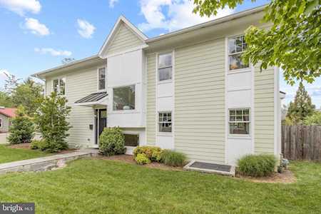 1823 Nelson St Arlington, VA 22207