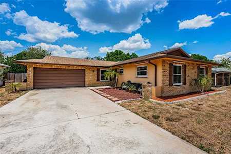 2286 Colonial Dr Dunedin, FL 34698