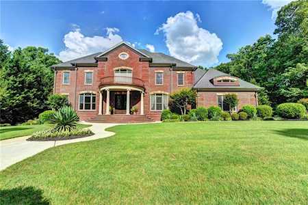 1383 Larose Dr Hoschton, GA 30548