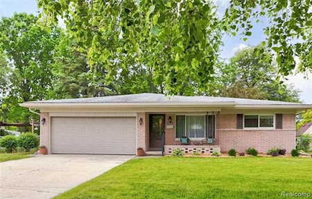 38733 Lancaster St Livonia, MI 48154