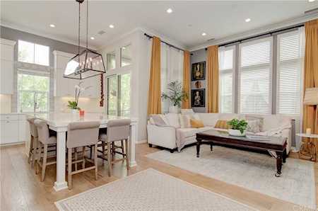 124 Mighty Oak Irvine, CA 92602