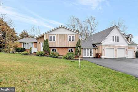 457 Pleasanton Dr Gettysburg, PA 17325